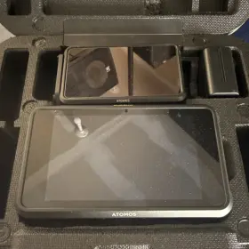 Ss0205 Atomos Shogun Classic And Ninja V With Connect Attached