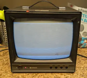 Vm-1220u Hitachi Vintage Monitor Model Turns On - Missing Knobs