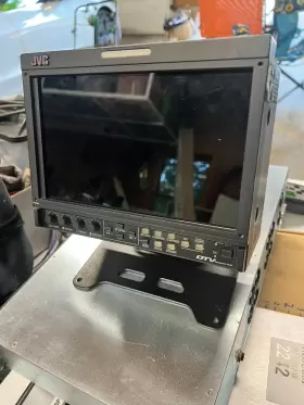 Dt-v9l1du Jvc 9 Inch Field/studio High Definition Lcd Monitor With Case
