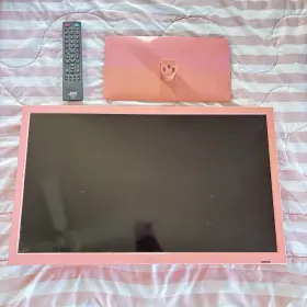Lt24pm74p Jvc 24inch Pink Monitor