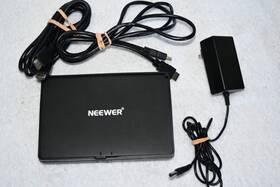 Neewer Dc-70 7 Inch Tft Lcd Color Monitor Mint Condition W Hdmi Cables V Rare 1g