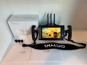 Smallhd 850324007250 703 Bolt 7 Inch Handheld Monitor Built-in Wireless Teradek Gold Mount Bundle
