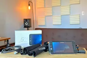 Mon-502 Smallhd 502 5 Inch Full Hd Lcd On-camera Monitor Hdmi With Original Box Batterries