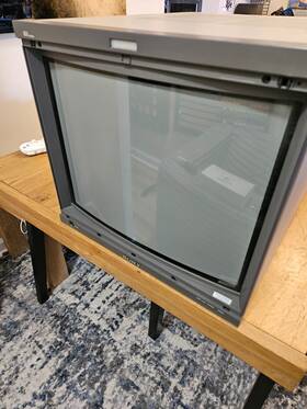 Sony Bvm-20g1u Broadcast Crt Monitor Frame And Tube Only - 117k Hours No Blue