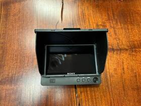 Sony Clmv55 Clm-fhd5 5 Inch Monitor With Two Batteries - Perfect Condition