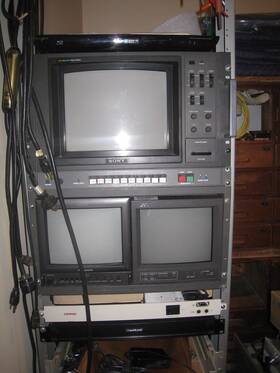 Sony Pvm-14 Teletype Video Rack 3 Monitors Keyboard A/v Switcher Bud 72 Inch Gray Relay