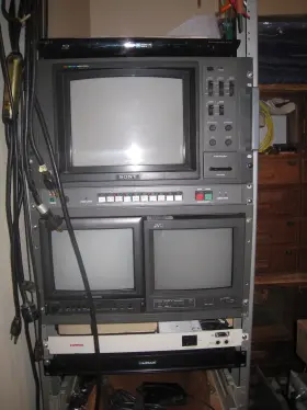Pvm-14 Sony Teletype Video Rack 3 Monitors Keyboard A/v Switcher Bud 72 Inch Gray Relay