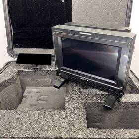 Sony Pvm-740 Oled 7.4 Inch Video Monitor 3g-sdi Hdmi Stand In Pelican Road Case