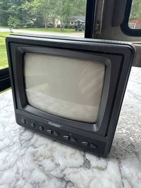 Voyager Aom-58 5 Inch Monitor Rear View Camera System